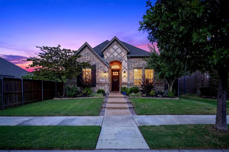 4225 Whispering Willow Way, Arlington TX 76005