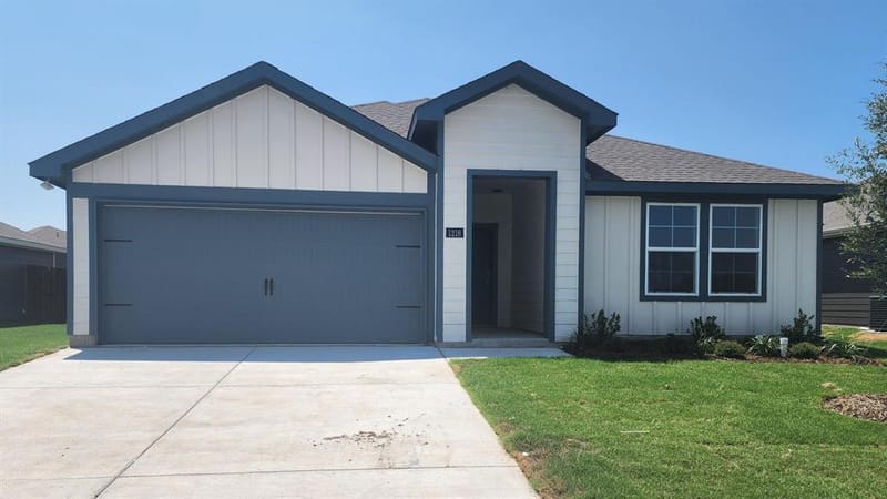 1216 Breezy Oak Drive, Nevada TX 75173