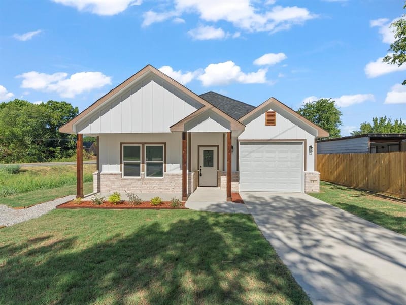 101 N Oak Street, Ector TX 75439