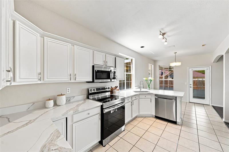 337 Bluewood Lane, Lake Dallas TX 75065 - Photo 3