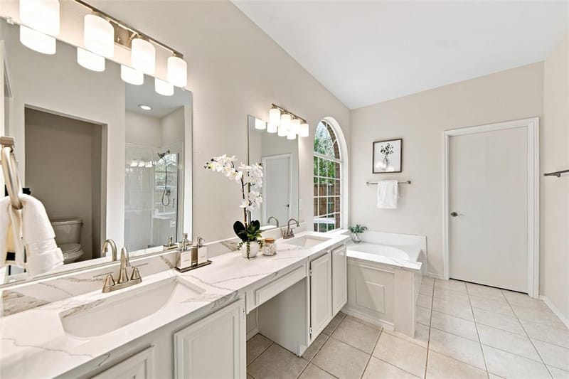 337 Bluewood Lane, Lake Dallas TX 75065 - Photo 20