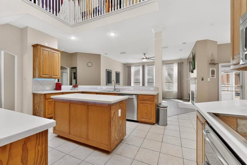 6869 Cape Cod Drive, Grand Prairie TX 75054 - Photo 9