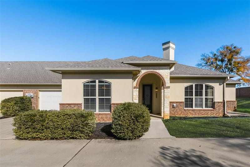 8841 Creek Run Road # 403, Fort Worth TX 76120