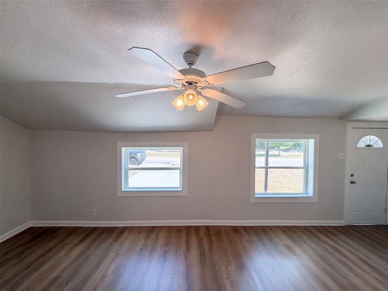 1418 Moss Street, Gainesville TX 76240 - Photo 3
