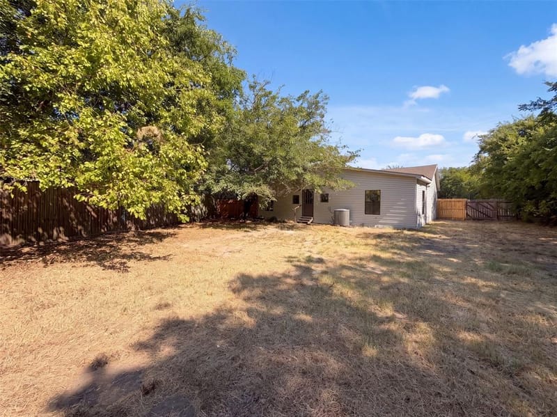 1418 Moss Street, Gainesville TX 76240 - Photo 5