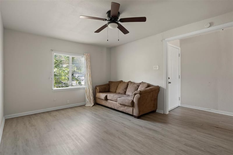315 Rea Avenue, Lancaster TX 75146 - Photo 5