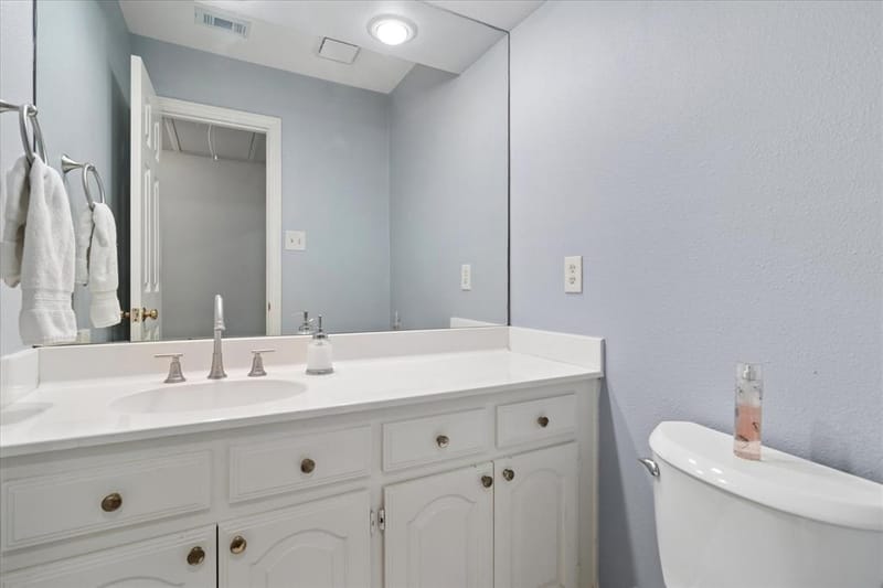 924 McCoy Drive, Irving TX 75062 - Photo 13