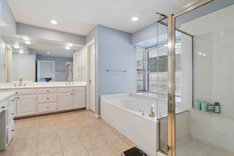 924 McCoy Drive, Irving TX 75062 - Photo 22