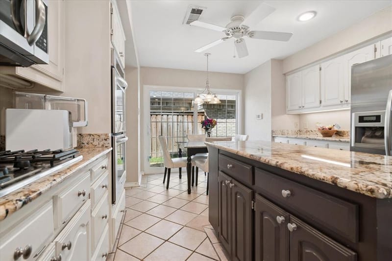 924 McCoy Drive, Irving TX 75062 - Photo 9