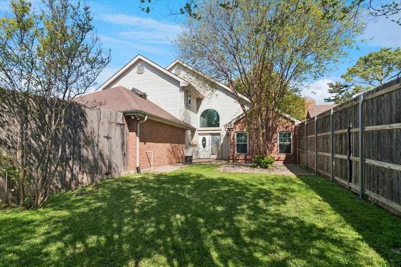 924 McCoy Drive, Irving TX 75062 - Photo 33