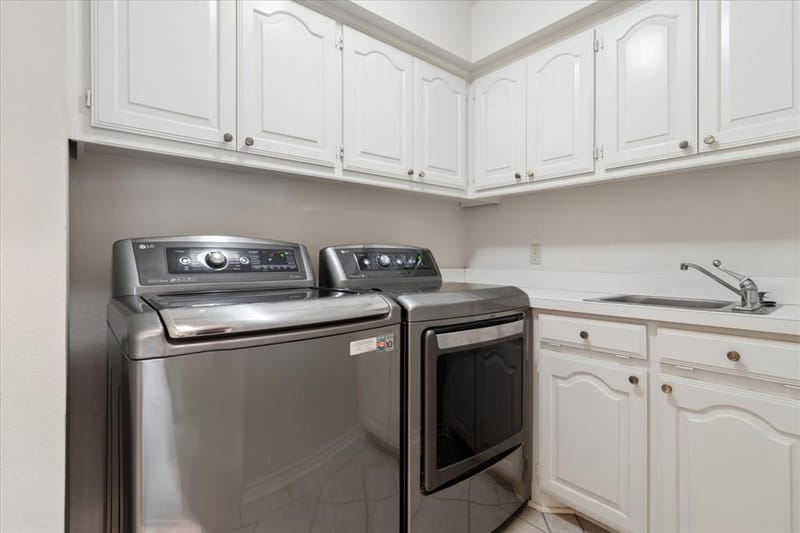 924 McCoy Drive, Irving TX 75062 - Photo 29