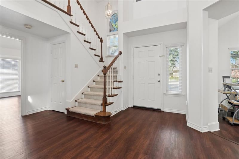 924 McCoy Drive, Irving TX 75062 - Photo 4