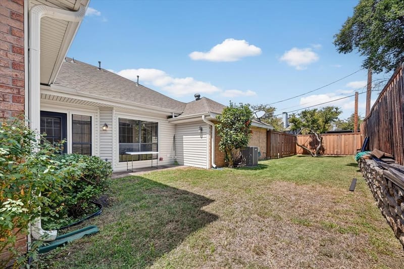 9711 Springtree Lane, Dallas TX 75243 - Photo 34