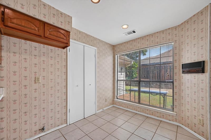 9711 Springtree Lane, Dallas TX 75243 - Photo 18