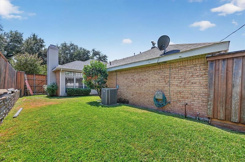 9711 Springtree Lane, Dallas TX 75243 - Photo 35