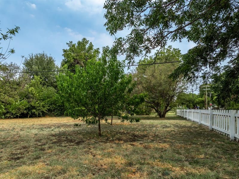 210 S Corporation Street, Hillsboro TX 76645 - Photo 22