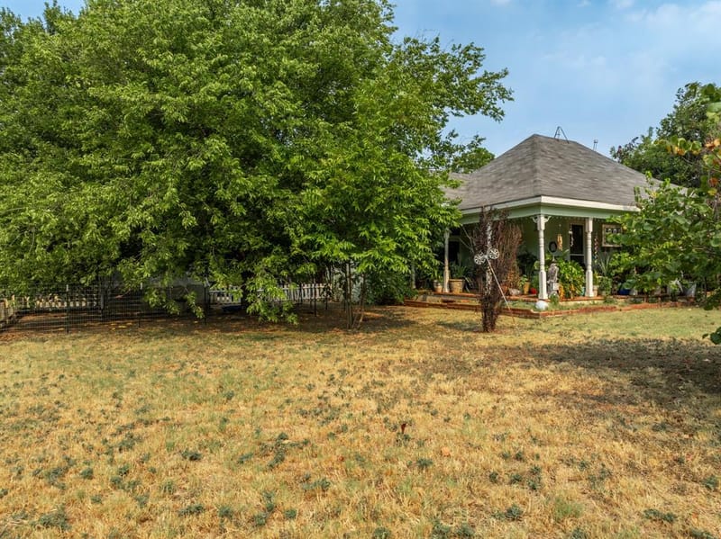 210 S Corporation Street, Hillsboro TX 76645 - Photo 20