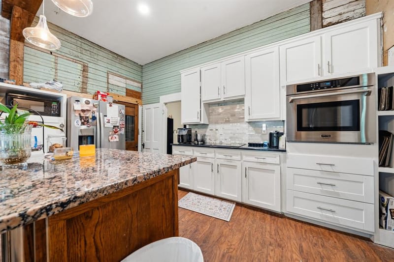 210 S Corporation Street, Hillsboro TX 76645 - Photo 9
