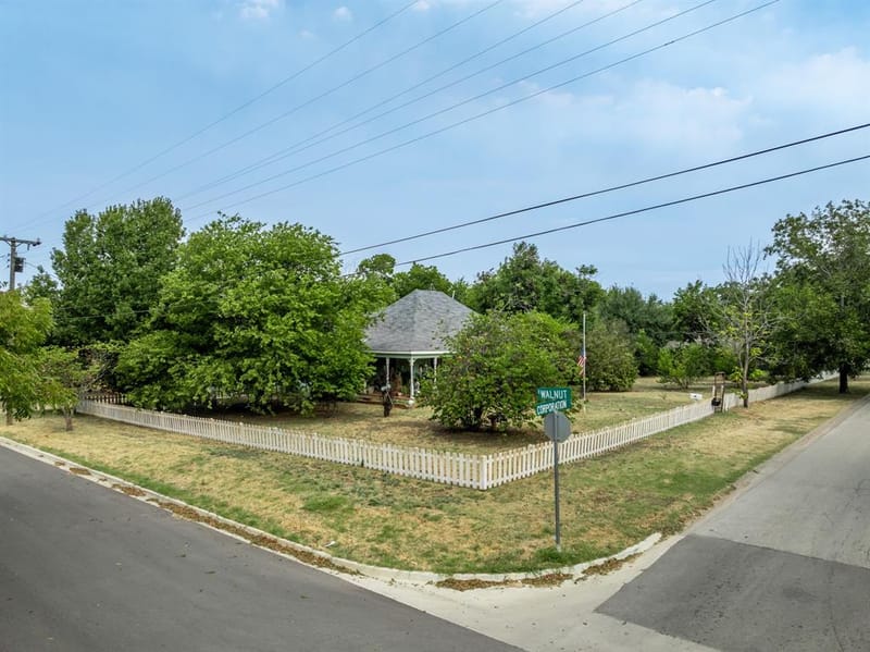 210 S Corporation Street, Hillsboro TX 76645 - Photo 18