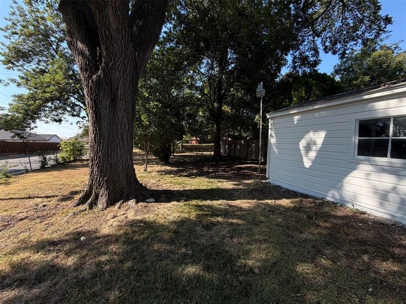 3802 Poinsettia Drive, Dallas TX 75211 - Photo 16