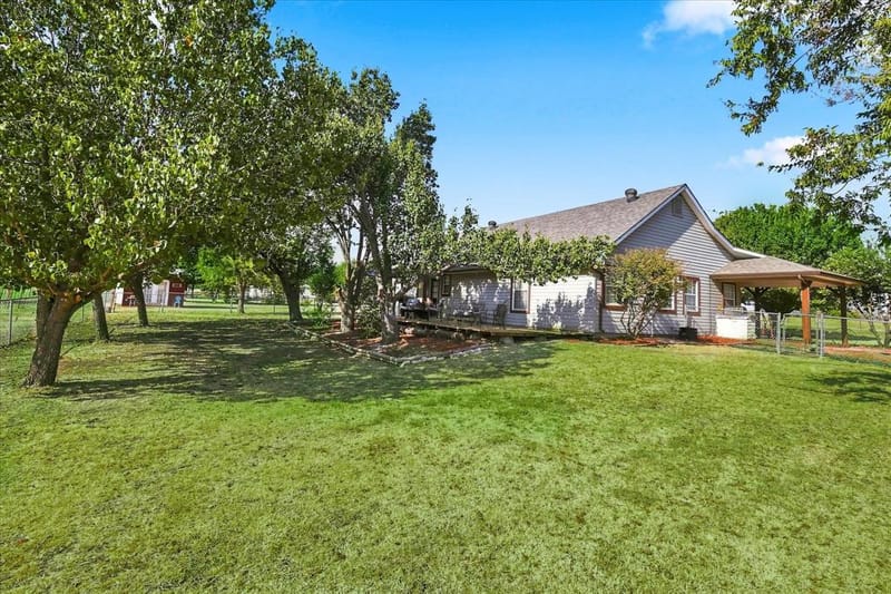 5855 Ge Horton Road, Justin TX 76247 - Photo 25