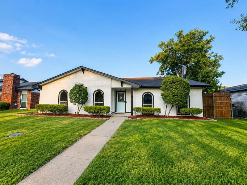 4316 Woodbluff Drive, Mesquite TX 75150 - Photo 2