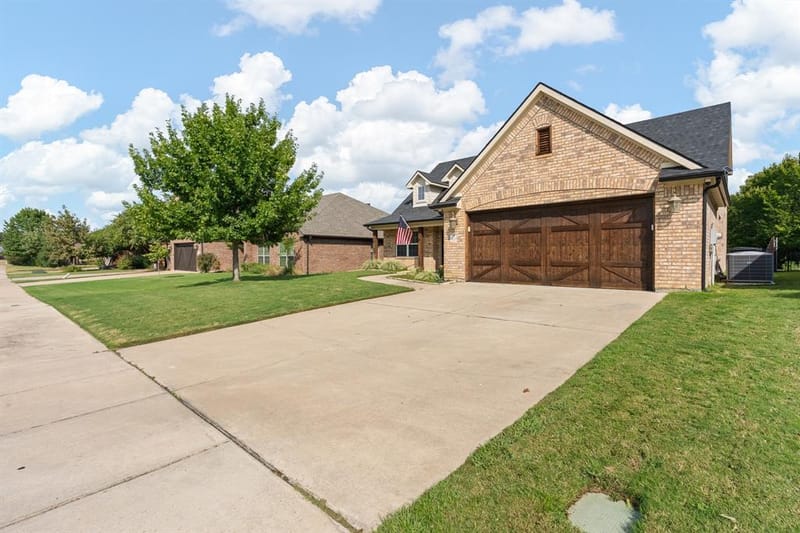 3137 Shoreline Drive, Burleson TX 76028 - Photo 2