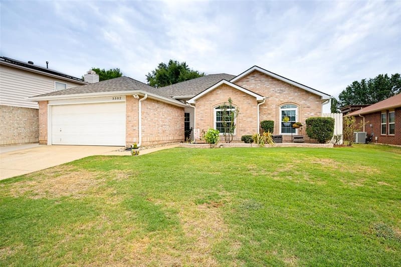 3302 Cliff Oaks Drive, Corinth TX 76210