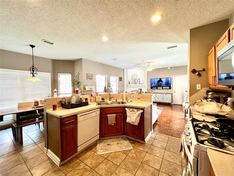 7013 Tremont Lane, Rowlett TX 75089 - Photo 11