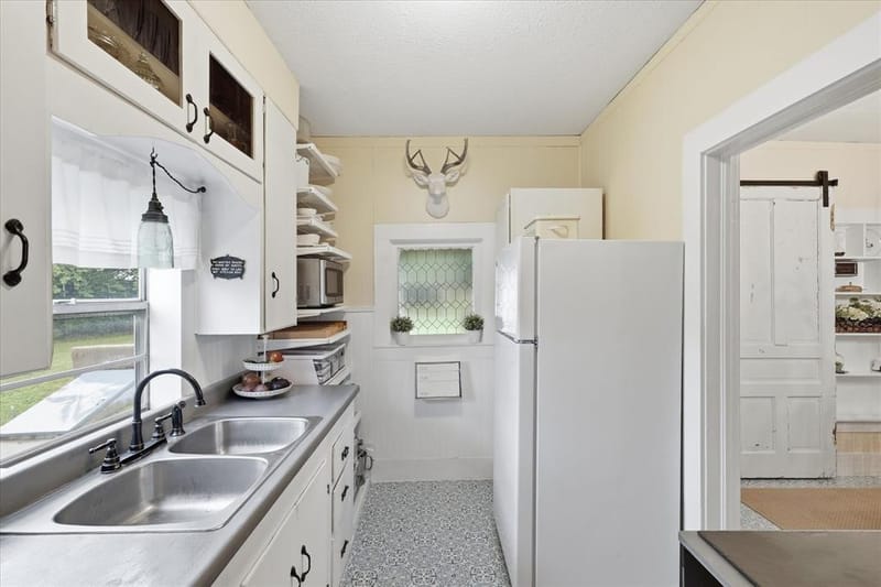 754 N Main Drive, Van Alstyne TX 75495 - Photo 13