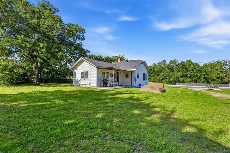 754 N Main Drive, Van Alstyne TX 75495 - Photo 9