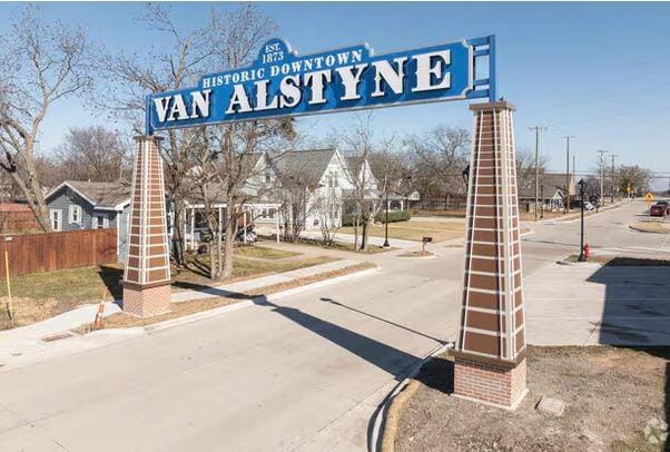 754 N Main Drive, Van Alstyne TX 75495 - Photo 25