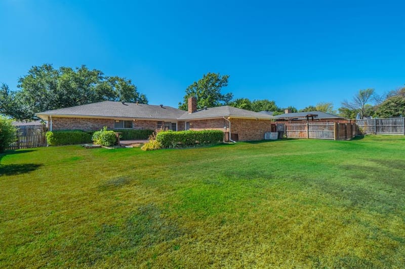 141 Villa Park Drive, Highland Village TX 75077 - Photo 3