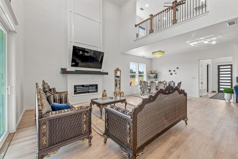 1316 Shawnee Trail, Granbury TX 76048 - Photo 6