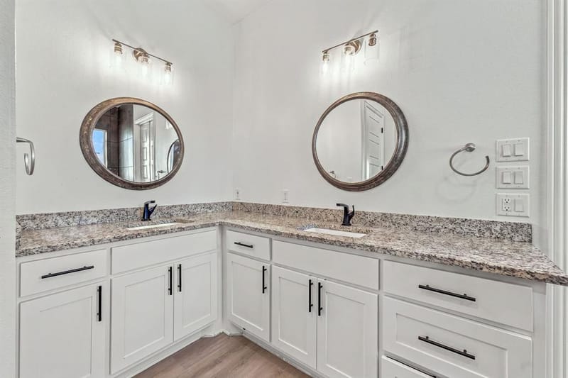 1316 Shawnee Trail, Granbury TX 76048 - Photo 17
