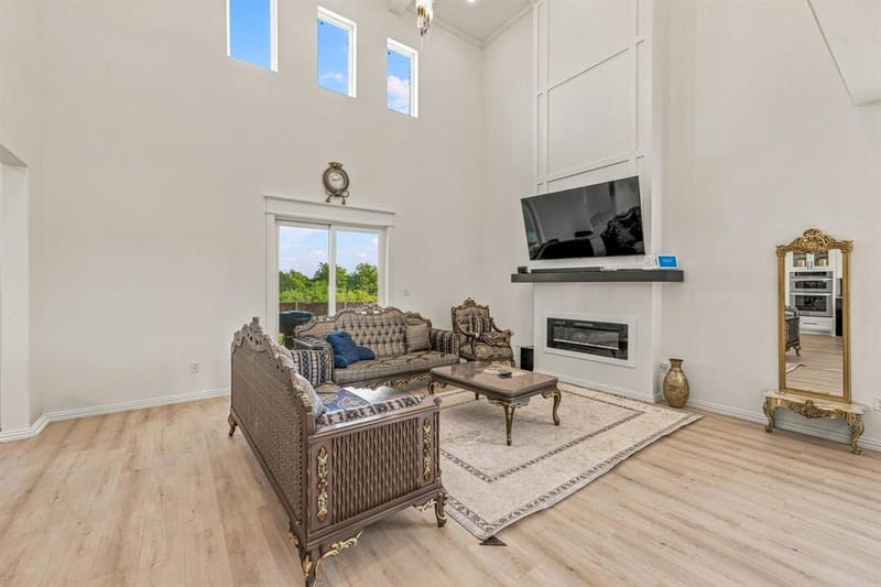 1316 Shawnee Trail, Granbury TX 76048 - Photo 7