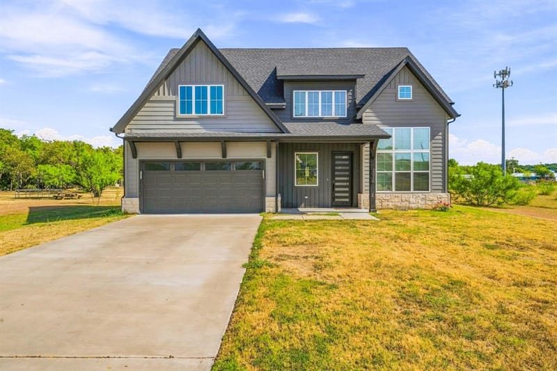 1316 Shawnee Trail, Granbury TX 76048