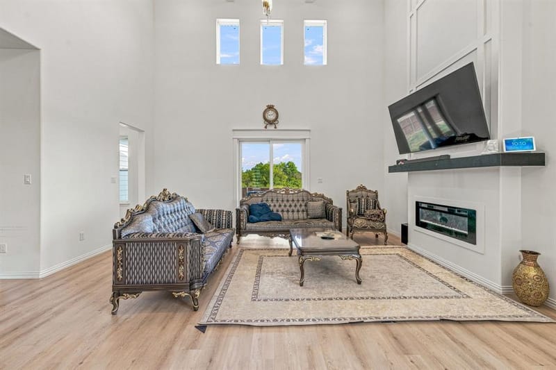 1316 Shawnee Trail, Granbury TX 76048 - Photo 5