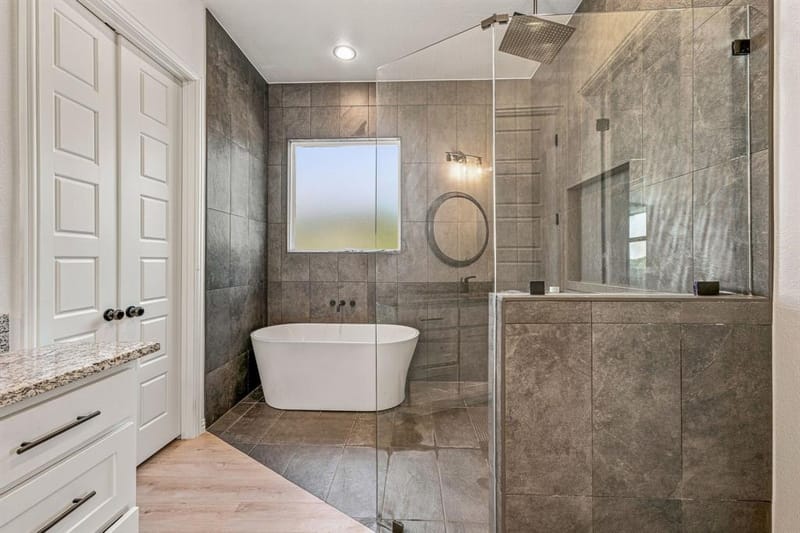 1316 Shawnee Trail, Granbury TX 76048 - Photo 18