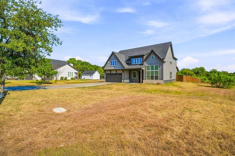 1316 Shawnee Trail, Granbury TX 76048 - Photo 35