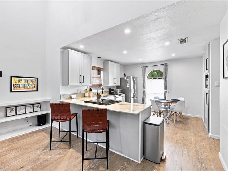 1701 Queen Street, Fort Worth TX 76103 - Photo 6