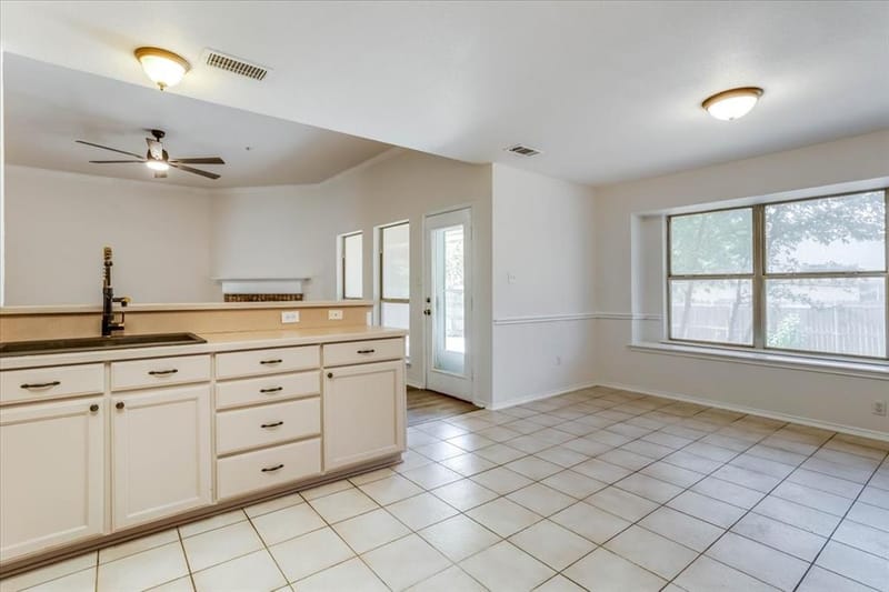 1025 Jessica Drive, Burleson TX 76028 - Photo 13