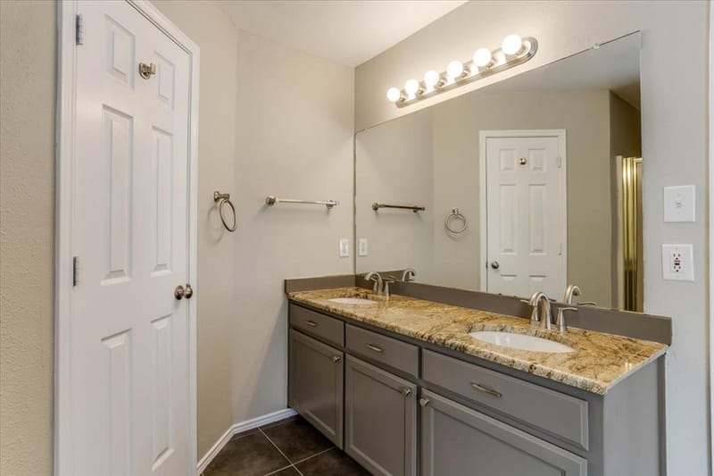1025 Jessica Drive, Burleson TX 76028 - Photo 17
