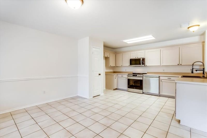 1025 Jessica Drive, Burleson TX 76028 - Photo 10