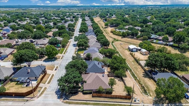 1025 Jessica Drive, Burleson TX 76028 - Photo 33