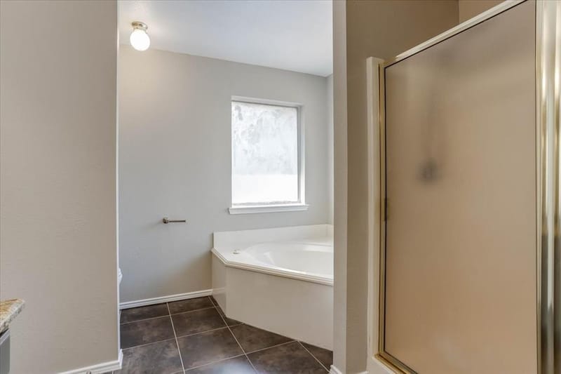 1025 Jessica Drive, Burleson TX 76028 - Photo 18