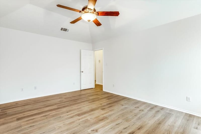 1025 Jessica Drive, Burleson TX 76028 - Photo 15
