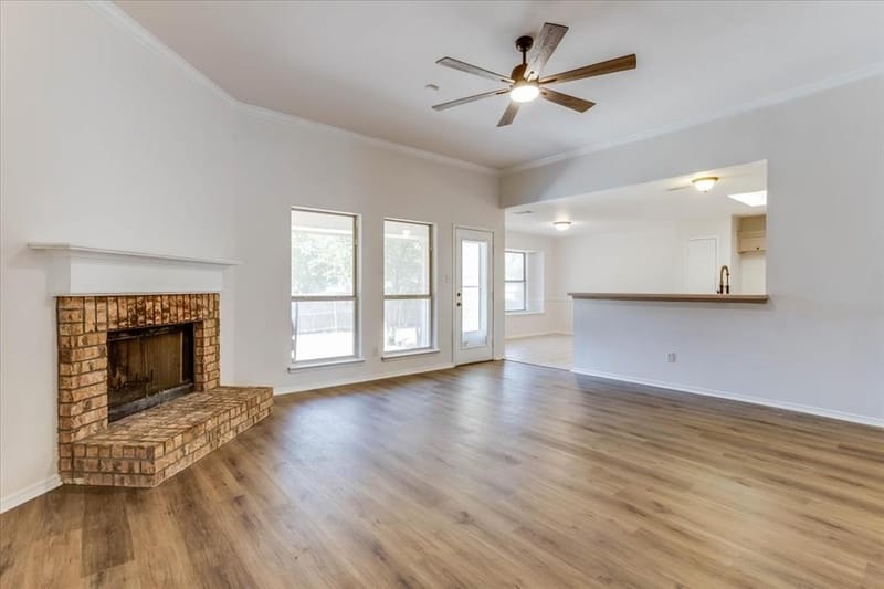 1025 Jessica Drive, Burleson TX 76028 - Photo 8