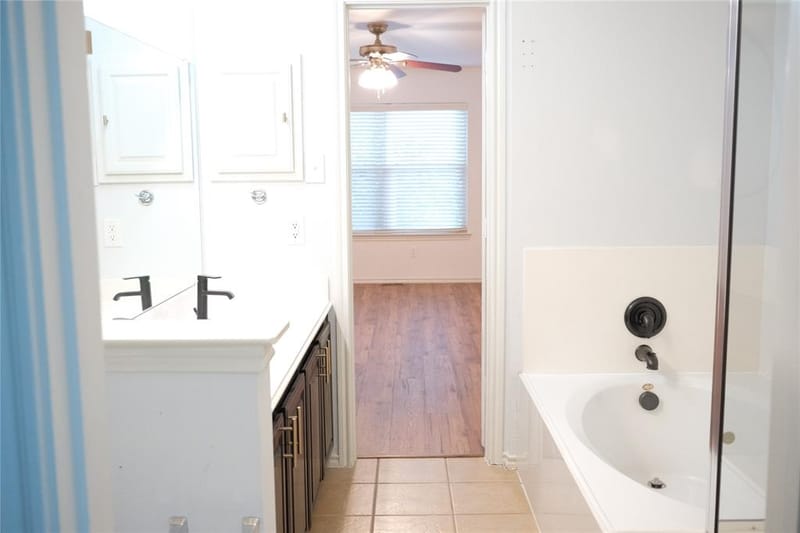 244 Turnberry Lane, Lewisville TX 75067 - Photo 13