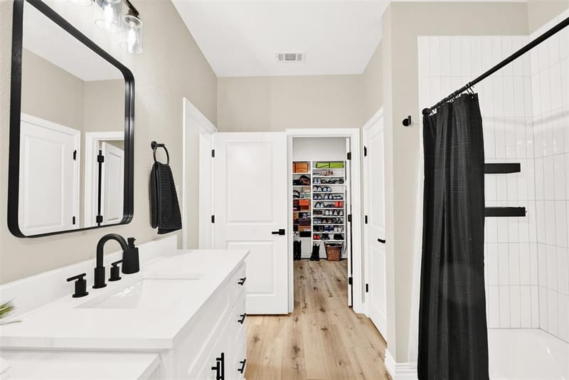 928 Country Club Road, Cleburne TX 76033 - Photo 7